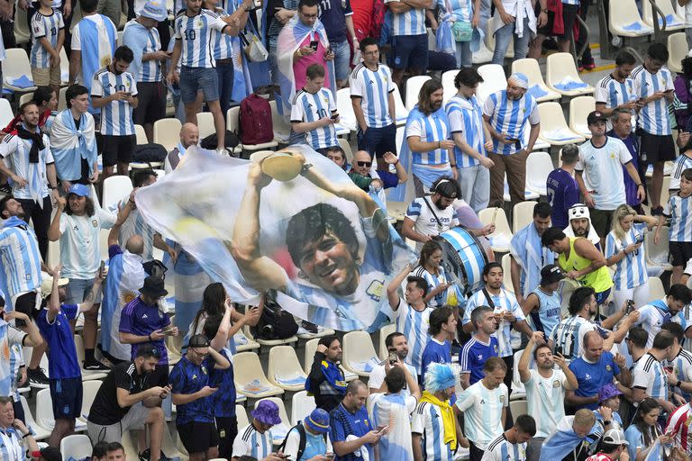 Maradona presente en el estadio Lusail