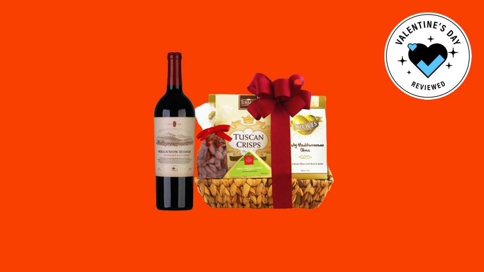 Best wine gift baskets for Valentine’s Day: Cabernet Sauvignon and cheese gift basket