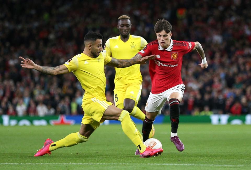 Sheriff's Renan Guedes (left) and Manchester United's Alejandro Garnacho battle for the ball (PA)