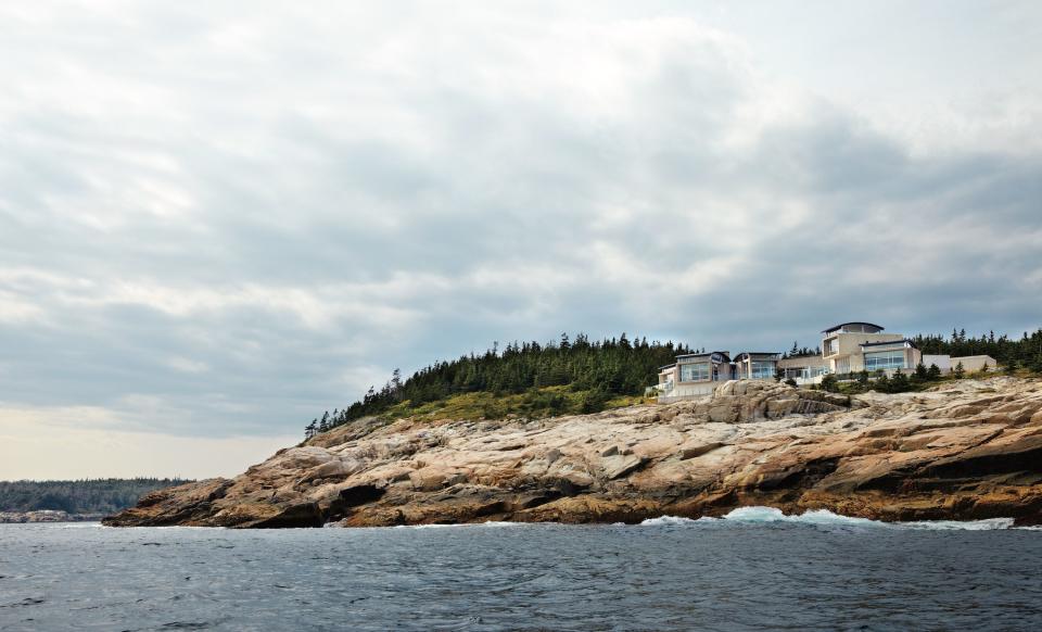 Inaccessible by car, a modern Ketch Harbour, Nova Scotia, home by architect Alexander Gorlin is a truly remote escape.