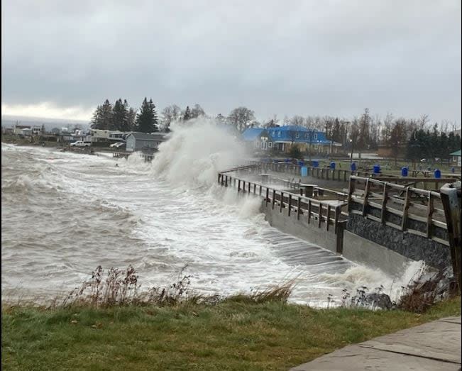 High waves were seen crashing over the seawall at Inch Arran Park in Dalhousie around 4 p.m. Monday afternoon. (Submitted by Eric Pelletier - image credit)