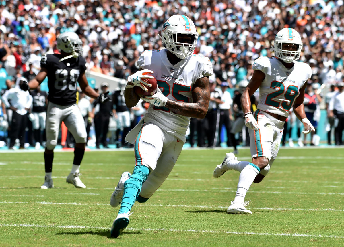 NFL executives rank Miami's Howard among league's best cornerbacks - The  Phinsider