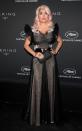 <p>Salma arrived with new pink hair, wearing a sheer black Gucci gown.<br><i>[Photo: Getty]</i> </p>