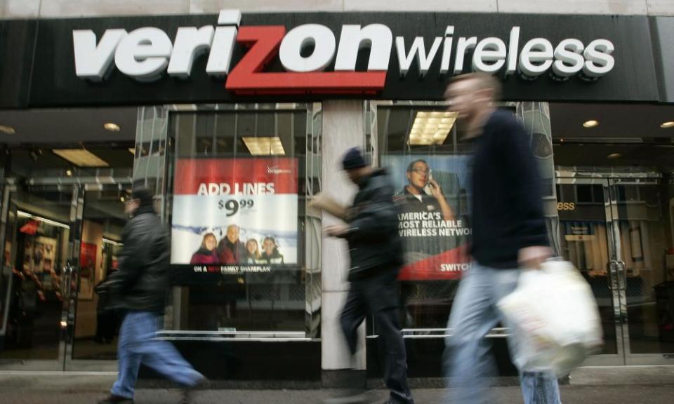 In documents given to managers and employees, Verizon encourages its staff to use anti-union rhetoric and disparages previous efforts within the company.