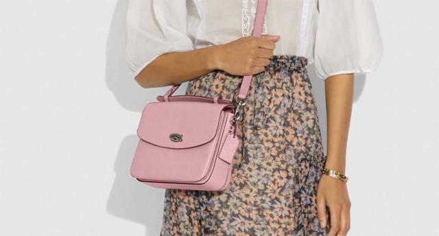 The 6 Coolest (and Most Interesting) Bag Trends to Shop Now Ahead of Fall