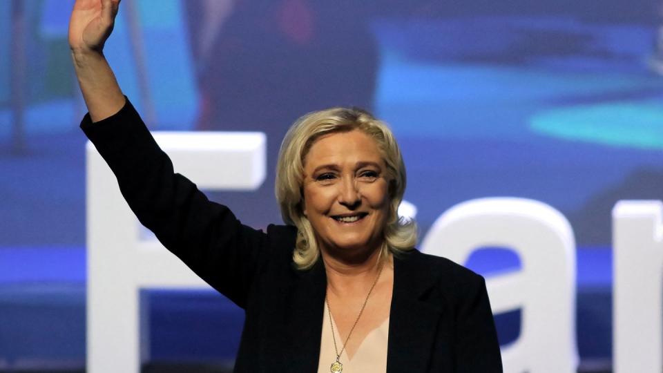 Marine Le Pen will Emmanual Macron aus dem Amt drängen, steht aber nach den Regionalwahlen mit leeren Händen da.