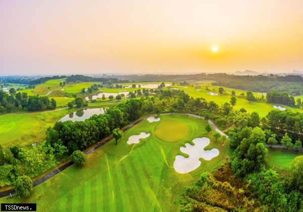 Sky Lake球場亦為Top100golfcourse.com評選河內前十大球場。（圖：星宇航空提供）