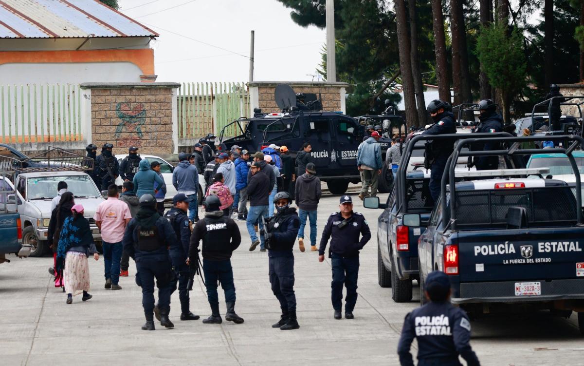 Мексикански фермери, които убиха 10 членове на картел със сърпове и пушки, „действаха при самоотбрана“