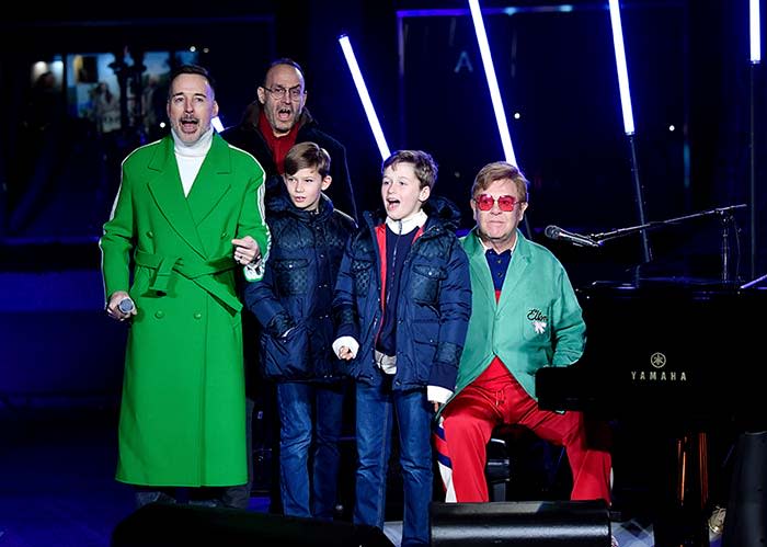 Elton John con sus hijos