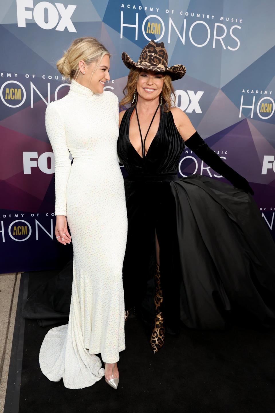 Shania Twain and Kelsea Ballerini (Getty Images for ACM)