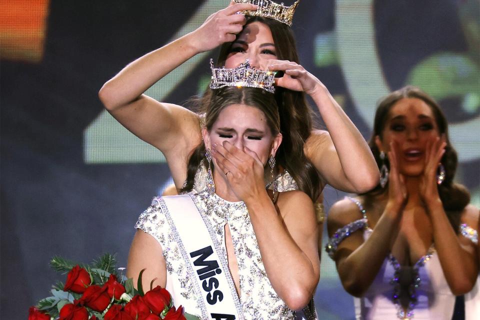 Mandatory Credit: Photo by John Angelillo/UPI/Shutterstock (13669814l) Former Miss America 2022 Emma Broyles crowns Miss Wisconsin 2022 Grace Stanke as the new 2023 Miss America at the 101st annual Miss America Competition at Mohegan Sun in Uncasville, CT on Thursday, December 15, 2022. Miss America 2023, Uncasville, Connecticut, United States - 14 Dec 2022