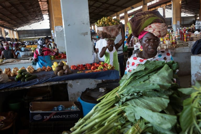 The government has launched an operation against illegal street vendors