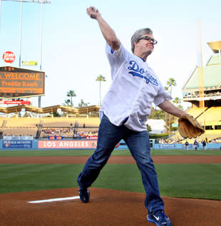 Manny Pacquiao throws out first pitch at Dodger Stadium