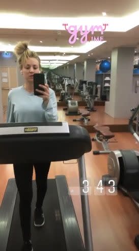 Kaley Cuoco wears yoga pants while on a treadmill
