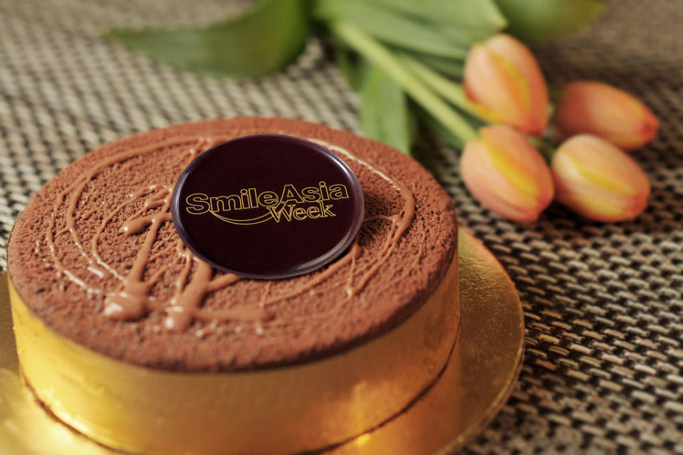 The velvety Valrhona Chocolate and Banana Cake from The Ritz-Carlton, Millenia Singapore, will make more than one mother smile this Mother's Day (May 8).