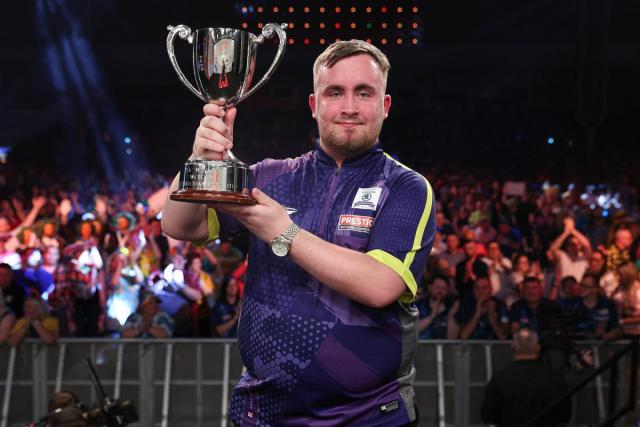 How much did 2023 PDC World Darts champion earn ahead of this
