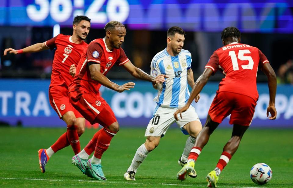 �� Argentina and Canada name starting XIs for Copa América semi-final