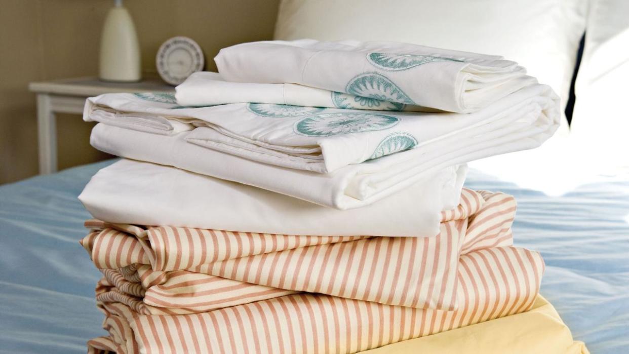 How to Fold a Fitted Sheet