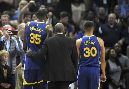 Golden State Warriors forward Kevin Durant (35) and guard Stephen Curry (30) are ejected during the second half against the Memphis Grizzlies at FedExForum, Oct 21, 2017; Memphis, TN, USA. Memphis defeated Golden State 111-101. Mandatory Credit: Justin Ford-USA TODAY Sports