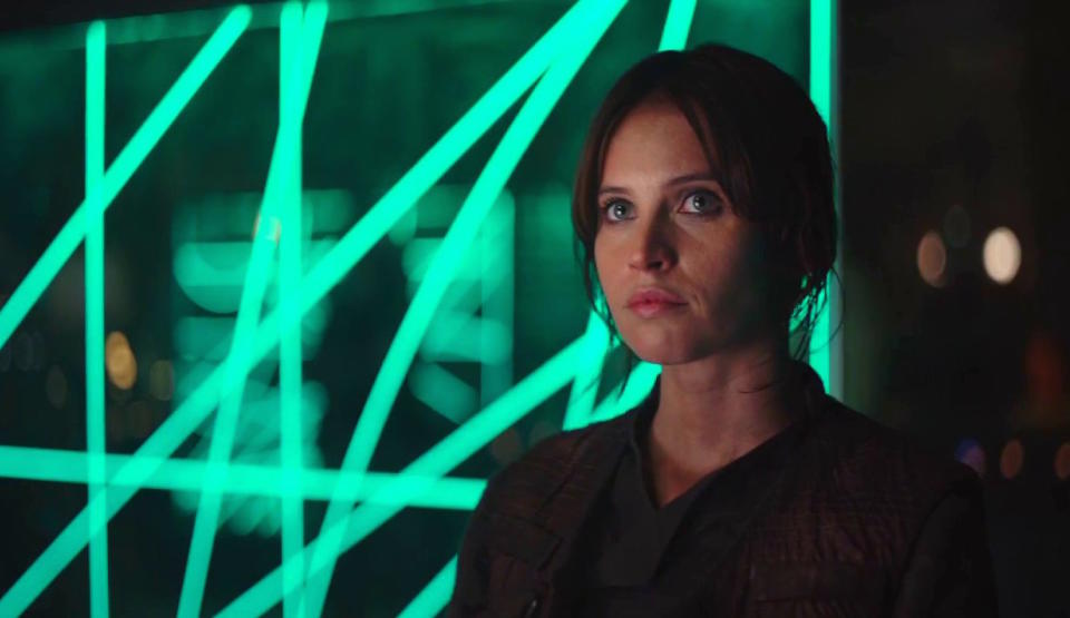 The international “Rogue One” trailer has way more footage, and OMG