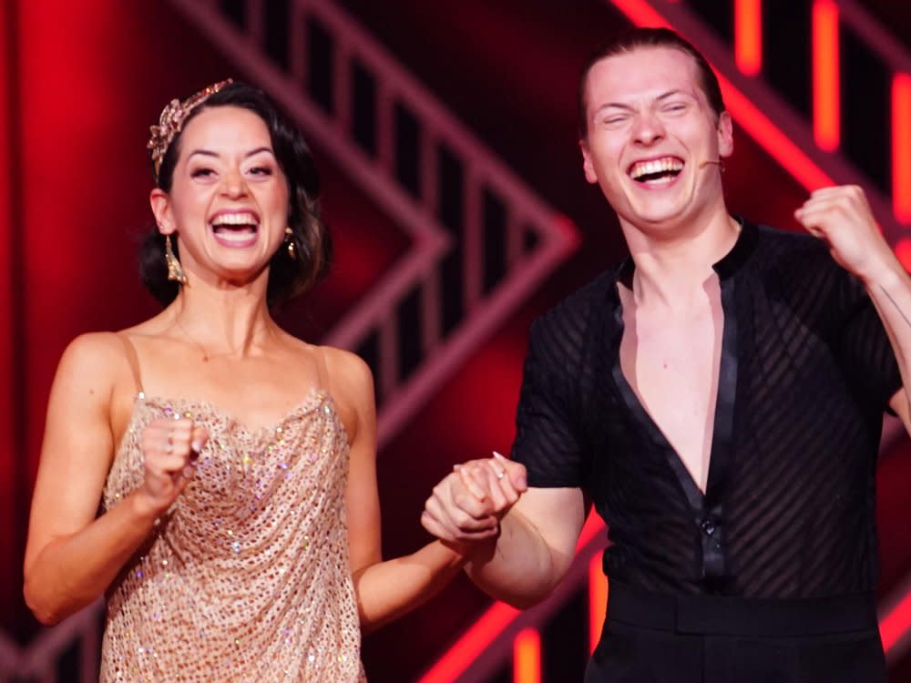 Gabriel Kelly und Malika Dzumaev haben die neueste "Let's Dance"-Staffel gewonnen. (Bild: RTL / Stefan Gregorowius)