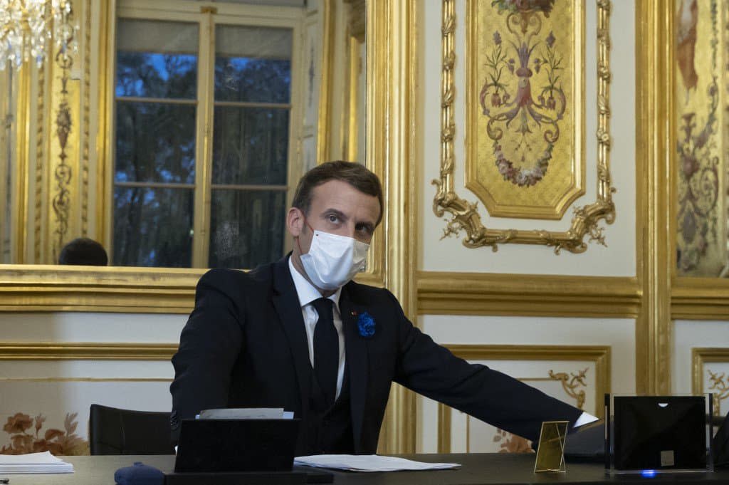 Emmanuel Macron dans son bureau à l'Elysée. - Ian LANGSDON