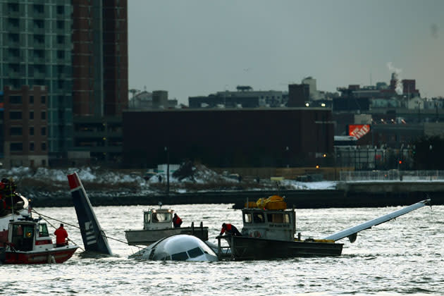 Unusual landings of planes and choppers