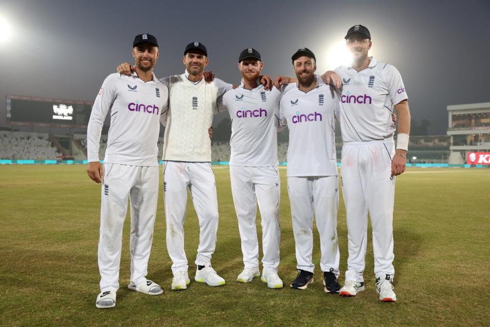 England bowlers Will Jacks, James Anderson, Ben Stokes, Jack Leach and Ollie Robinson after winning the First Test Match (Getty Images)