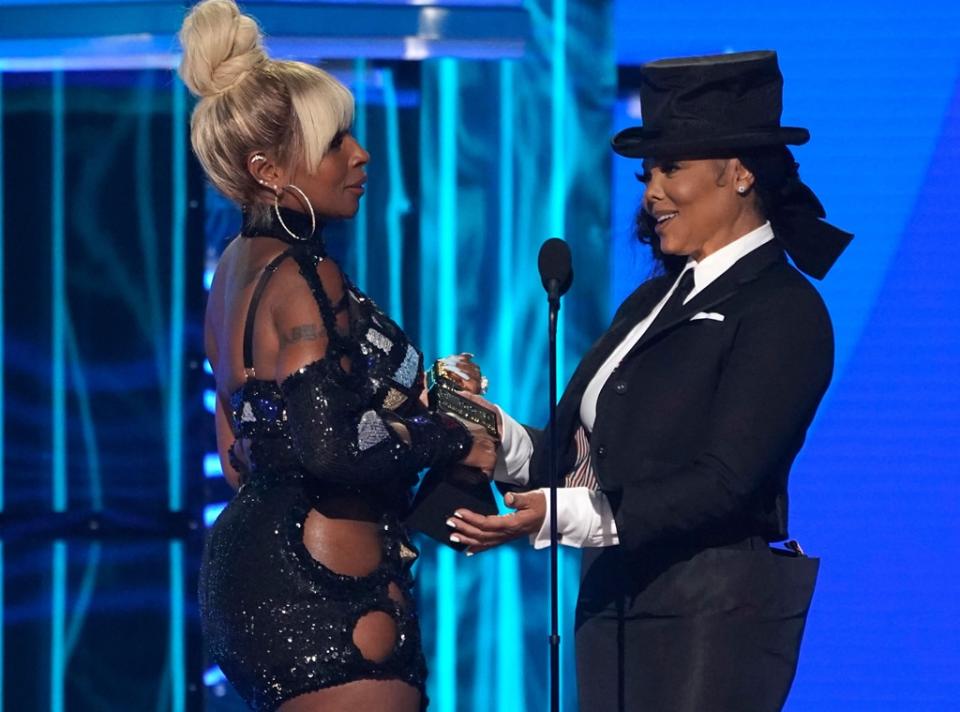 Mary J. Blige, Janet Jackson, 2022 Billboard Music Awards, Show