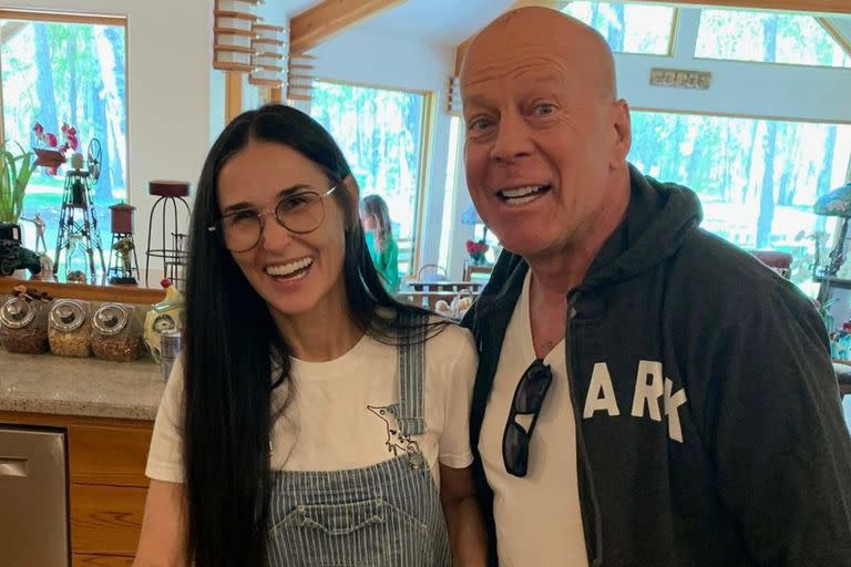 El actor fue diagnosticado con una enfermedad neurológica y recibe un gran apoyo de su exmujer y madre de tres de sus hijas (Crédito: Instagram/@demimoore)