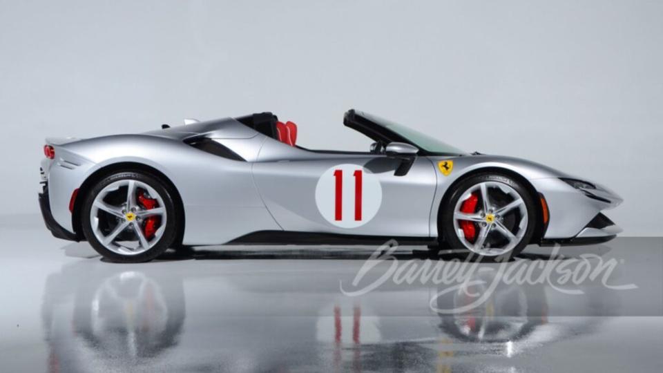 One-of-one Tailor Made 2022 Ferrari SF90 Spider