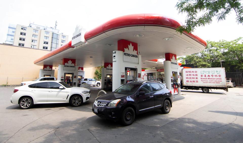 Vehicles are seen to be fueled at a gas station in Toronto, Canada, on June 22, 2022. Canadians continued to feel the impact of rising prices in May as consumer inflation rose to 7.7 percent year over year, Statistics Canada said on Wednesday. (Photo by Zou Zheng/Xinhua via Getty Images)