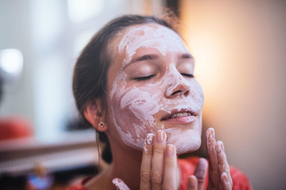 <p>Want your skin to feel totally fresh? Use one of these six masks that contain two key ingredients you need.</p>