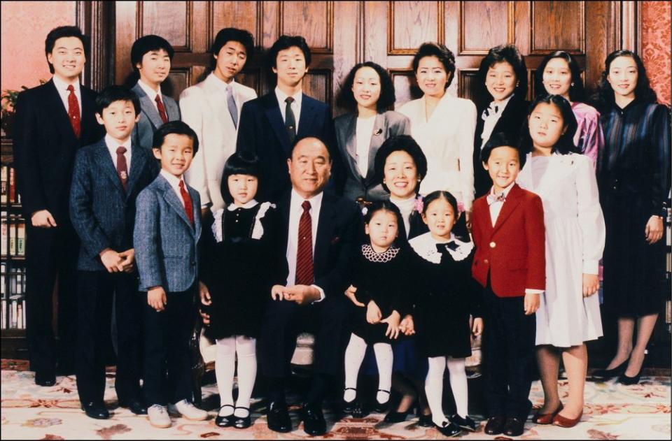 The Moon family, pictured in 1986.<span class="copyright">API/Gamma-Rapho/Getty Images</span>