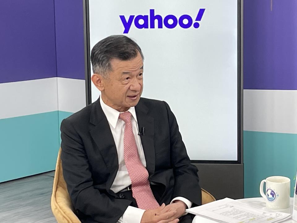 ▲陸委會主委 邱太三接受YahooTV《齊有此理》主持人王時齊獨家訪問