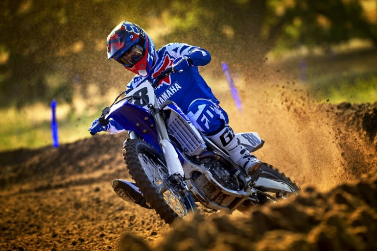 17OFFRD_YZ450F_BL_A1_0248_1