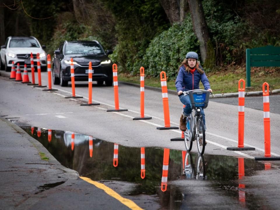 Vancouver Park Board will debate three proposals on Monday, Feb. 13, to reconfigure bike and vehicle lanes around Stanley Park. (Ben Nelms/CBC - image credit)