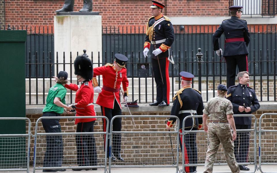 Trooping the Colour - Martyn Wheatley / i-Images 