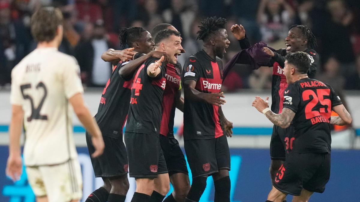 Leverkusen secure late draw to set unbeaten record and reach Europa