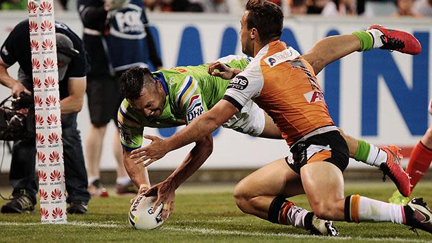 Rapana scored four tries as the Raiders thrashed the Tigers.