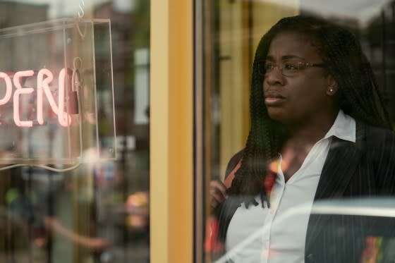 Uzo Aduba as Edie in episode 102 of Painkiller<span class="copyright">Keri Anderson—Netflix</span>