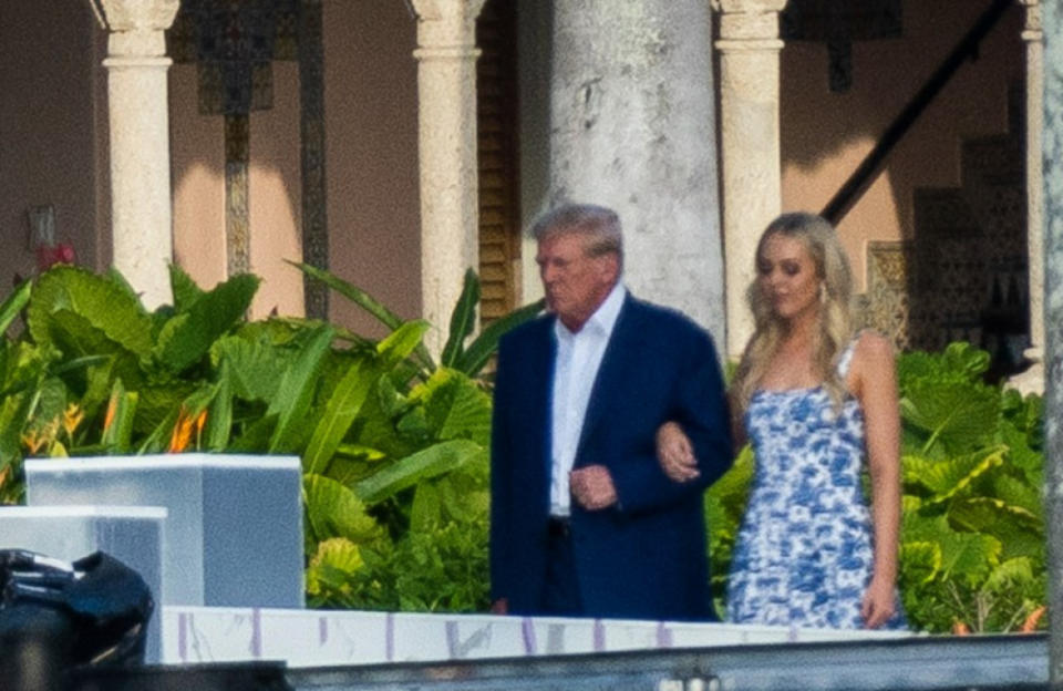 Donald Trump con su hija Tiffany el día antes de su boda credit:Bang Showbiz