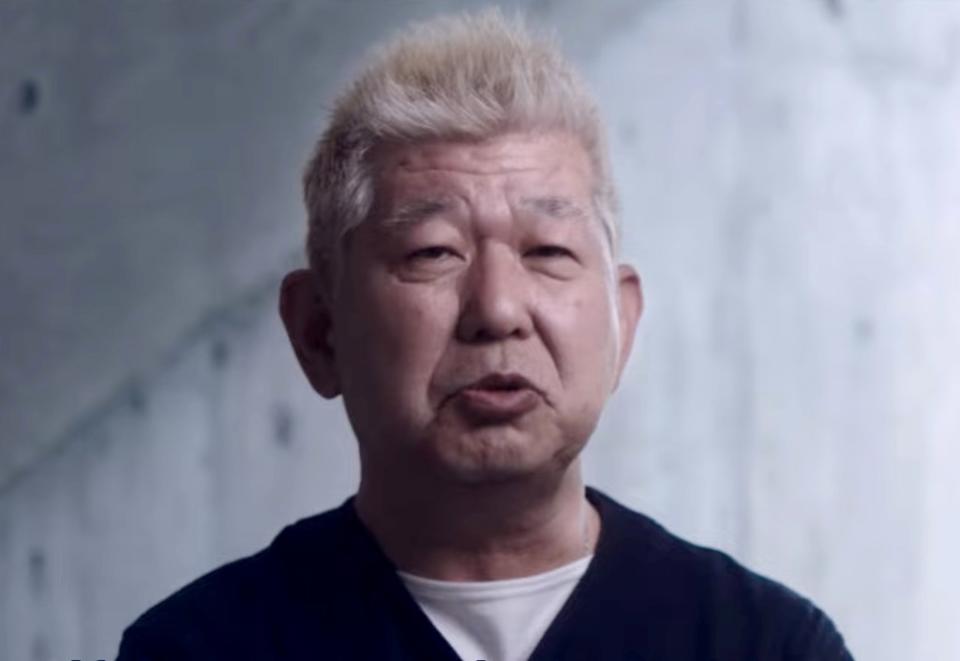 Producer Toshiro Tsuchiya convinced Nasubi to strip down for TV.