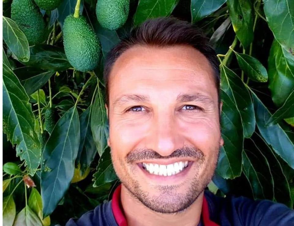 El productor de aguacate siciliano Andrea Passanisi