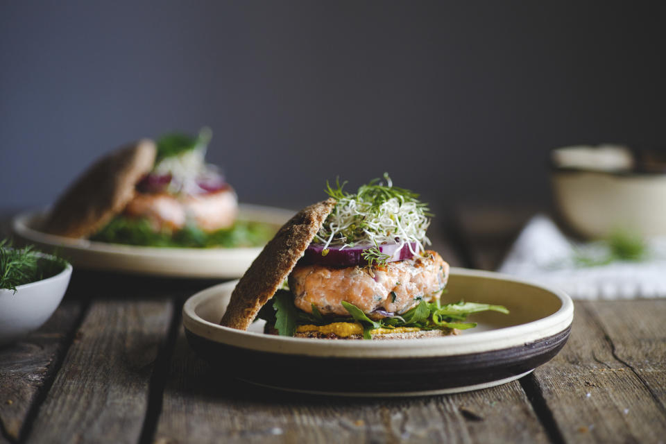 Salmon won nutritionists' top pick for your summer cookouts. (Photo: The Picture Pantry via Getty Images)