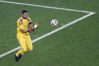 Argentina's goalkeeper Sergio Romero catches the ball during their 2014 World Cup semi-finals against the Netherlands at the Corinthians arena in Sao Paulo July 9, 2014. REUTERS/Paulo Whitaker (BRAZIL - Tags: SOCCER SPORT WORLD CUP TPX IMAGES OF THE DAY)