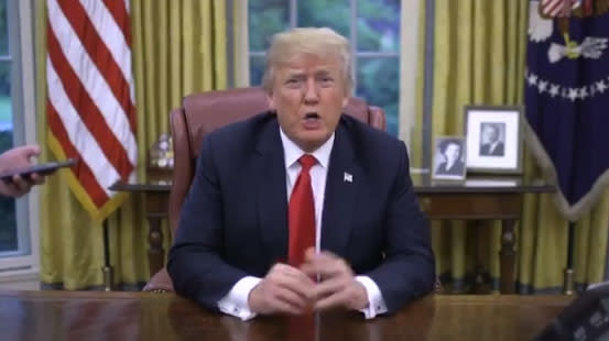 US President Donald Trump listens to the viral Laurel and Yanny recording. Source: Twitter/WhiteHouse