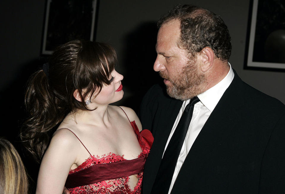 Quelques jours plus tard, sur Twitter, Rose McGowan utilise le mot "viol", concernant son affaire face à Harvey Weinstein. En s'adressant à Jeff Bezos sur Twitter, elle écrit : <em>"J'ai dit au patron de vos studios que HW m'avait violée. Je lui ai dit et re-dit. Il a dit qu'il n'avait pas de preuve. Je lui ai répondu que c'était moi la preuve"</em>. Dans son autobiographie, <em>Brave</em>, sortie en 2018, l'actrice surnomme le producteur <em>"Le Monstre"</em> et détaille ses agissements. Ce dernier l'aurait déshabillée et l'aurait forcée à lui faire une fellation. Plus tard, la jeune femme l'attaquera en justice pour avoir tenté de la faire taire : il lui aurait proposé un million de dollars pour qu'elle ne parle pas de ces affaires dans un livre. La suite se passera dans les tribunaux américains.