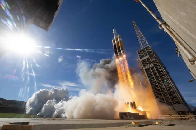 Delta 4 Heavy launch