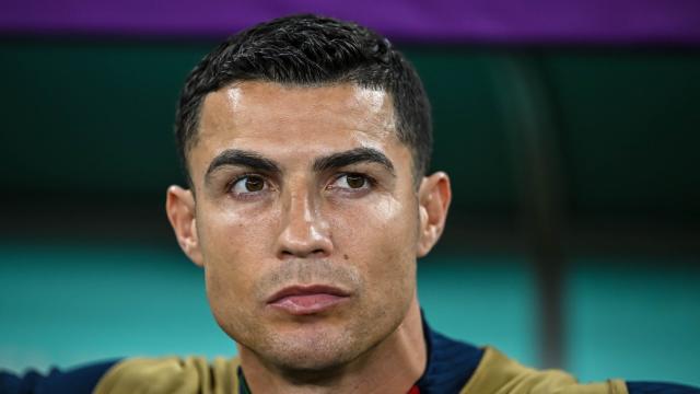 Cristiano Ronaldo signs $200 million-per-year deal with Al Nassr; report  says Newcastle loan possible